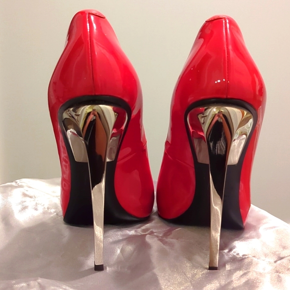 Giuseppe Zanotti Red Patent Platform Pumps - Picture 5 of 8
